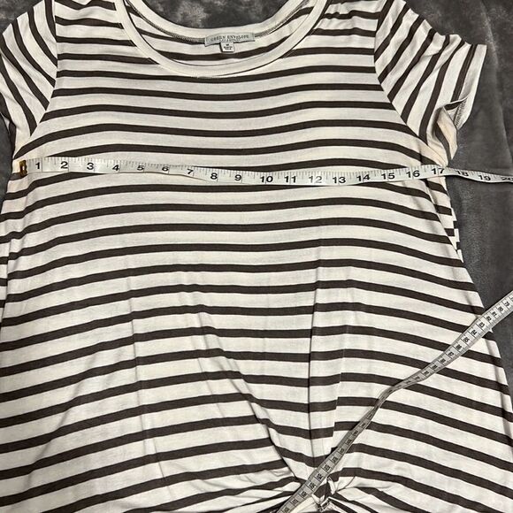 GREEN Envelope. Medium crew neck. Front knot. - Picture 3 of 5